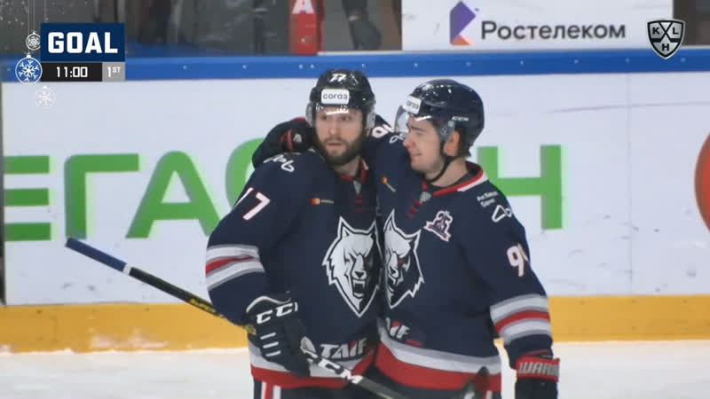 Брэндон макмиллан набирает 100 е очко в кхл