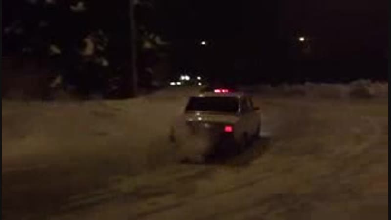 [v s mobi]на стоке валим боком! ваз 2107! дрифт! зима! 3gp