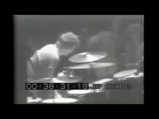 Keith moon passes out at the cow palace november 20, 1973 and is replaced by scott halpin