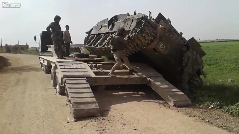 ✔ особое мнение в сирии боевики попытались затащить танк на транспортёр голыми руками