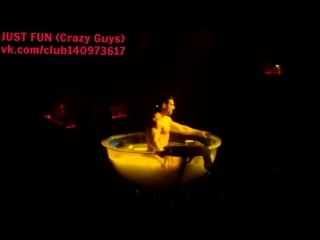 Striptease in madrid spain naked striptease стриптиз член хуй голый nude cock penis public