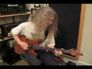 Guthrie govan playing to larry carlton style