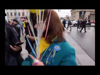 В питере начался марш предателей требования у скакунов как обычно отдать крым и покая mp4