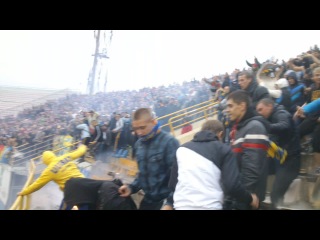 Харківські фанати "зажигають" у полтаві