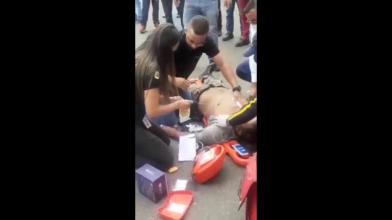 [18+] попытка слр с применением автоматического дефибриллятора