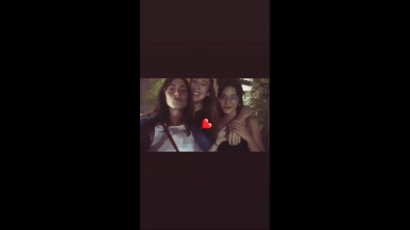 Року porn video – Instagram story • chloe lopez behar • 21 березня 2018 року