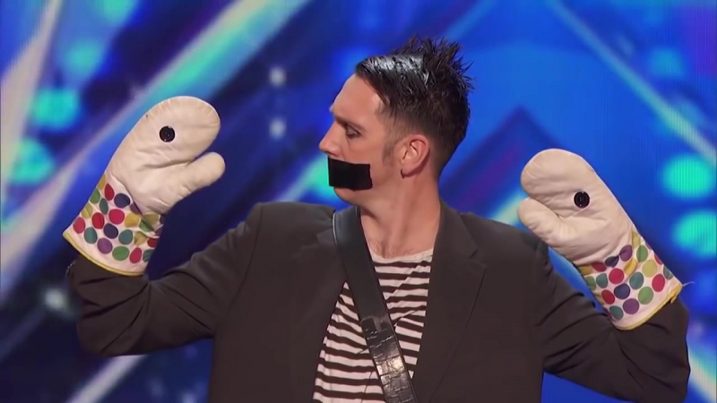 Великі моменти хлопець tape face