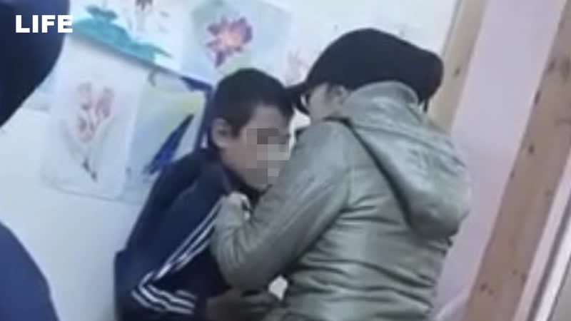 Учительница угрожает жестоко казнить ребёнка за забытую тетрадь