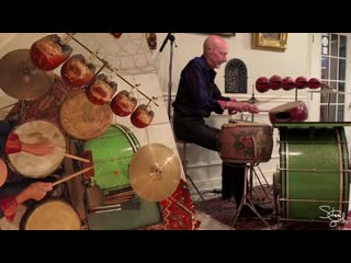 Steve smith plays a 1930s slingerland kit