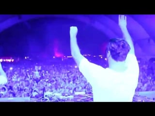 Solomun play "moonwalk orbital"