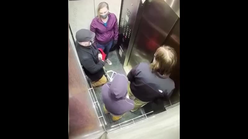Драка porn video – Драка в лифте