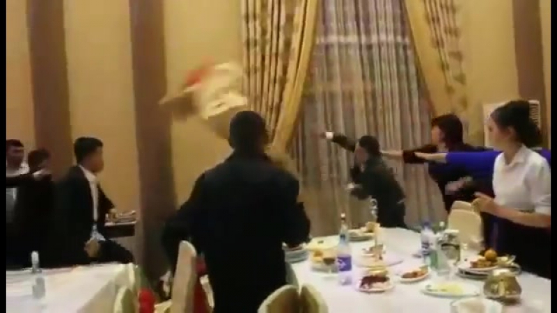 Массовая драка на тое в шымкенте попала на видео