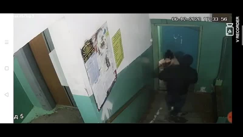 Жилого porn video – Мужчина напал на 18 летнюю девочку в подъезде жилого дома