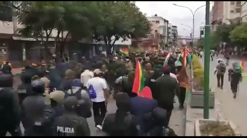 В боливии полиция перешла на сторону протеста после фальсификации президентских выборов