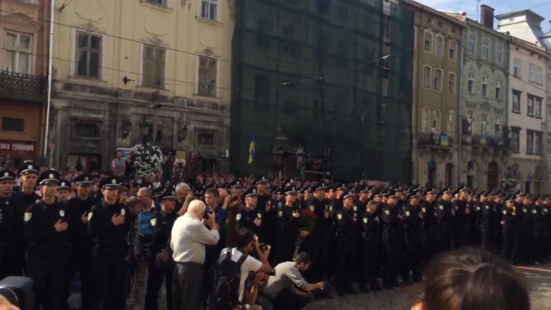 Новая поліція львова співає гімн