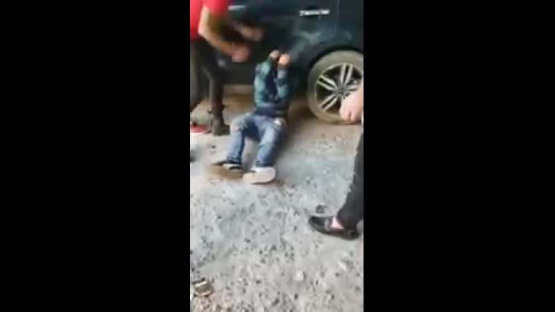 Гомофобы избили гея палкой