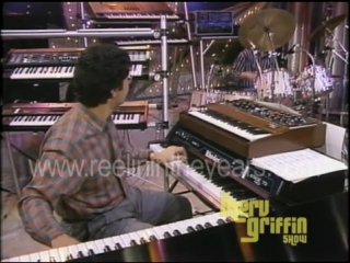 Chick corea herbie hancock malagueña + interview (merv griffin show 1985) (low)