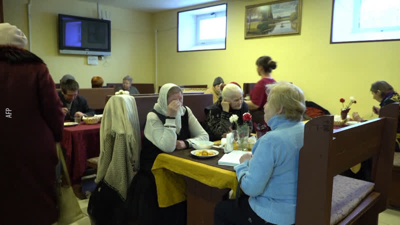 Кафе с бесплатными обедами для пенсионеров временно закрыли