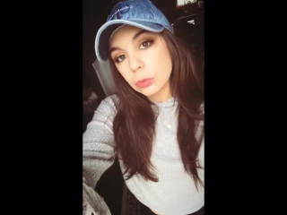 Olivia lua кривляется на камеру, звезда порно модель