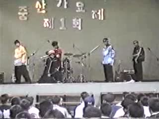 [1st album time] 1996 h o t performed classics in juns school at the beginning of his debut! (online video cutter com)