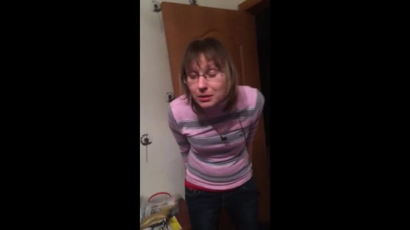 У меня мама придёт щас, ты не понимаешь