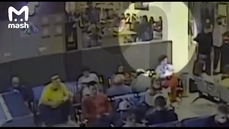 Видео с камер наблюдений аэропорта томска с алексеем навальным