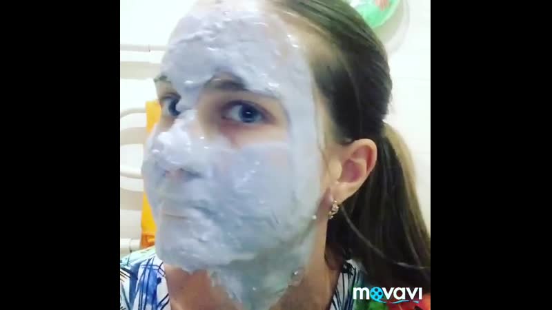 Делаю альгинатную маску🤗
    1️⃣ развожу водой 13
    2️⃣ тщательно и быстро перемешиваю (в течение минуты примерно)
    3️⃣ наношу на лицо