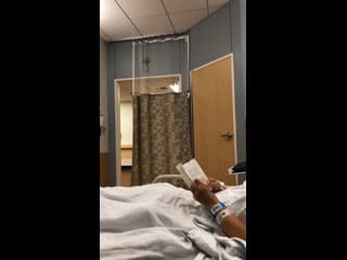 Бабушка основателя армосферы читает библию после операции