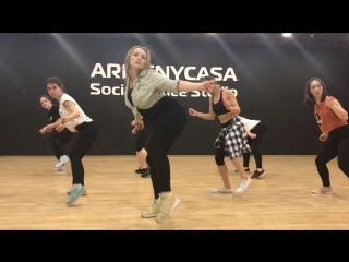 Female dancehall/valfox/