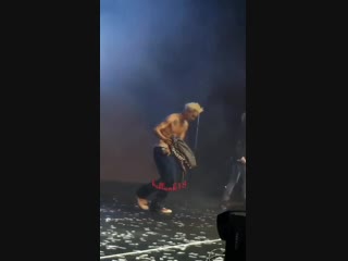 Other male idol have porn body since debut,shirtless,showing it off to fans 247 mino dorkly running away after taking off