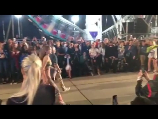 The tommyxgigi tommy hilfiger ss17 fashion show (nicola peltz, gigi hadid, anwar hadid)