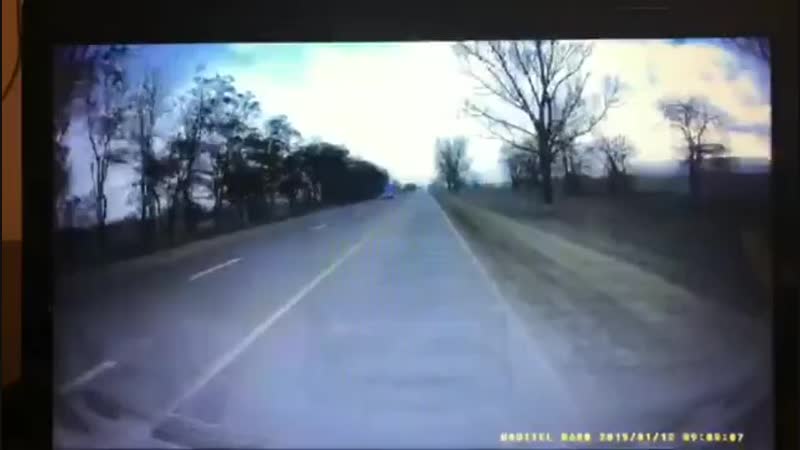 Видео с регистратора момента аварии возле тотурбийкалы не доезжая до хасавюрта трое погибщих двое тяжелые да простит аллаx и