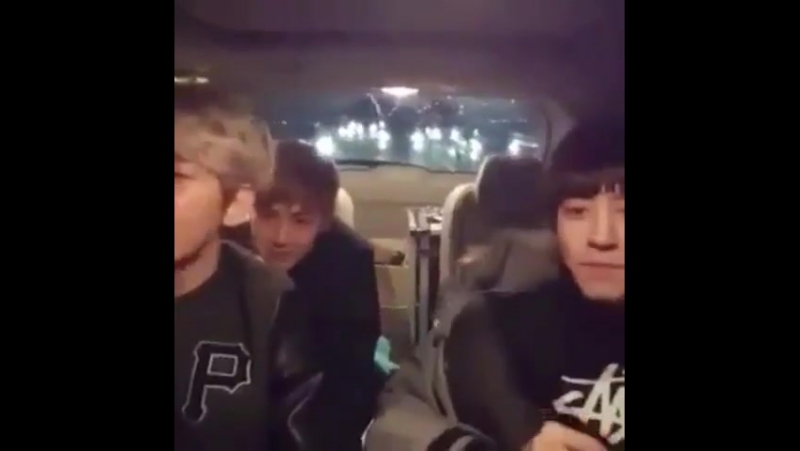 Чанёль руки ножницы