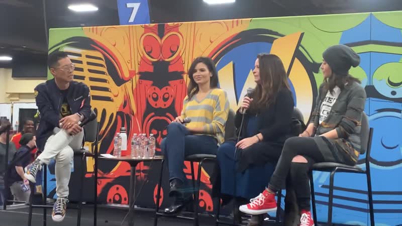 Going into acting and first lesbian kiss {wizard world oakland}