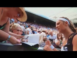 How sweet of #vika7 taking time to sign the right photo for this lady