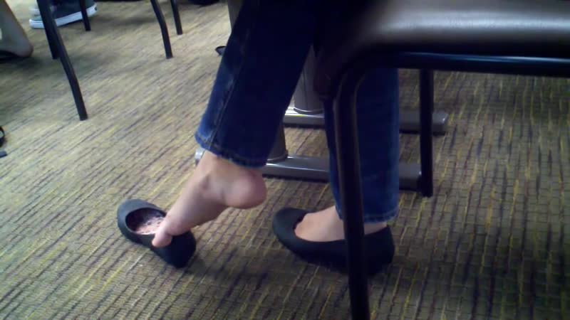 Балетки porn video – Балетки 205 (college shoeplay feet)