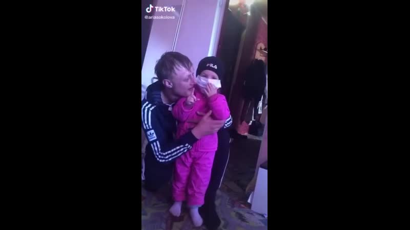 Заставляют молодые дочь кричать ауе