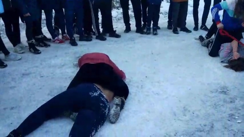 Пиздятся околофутбольные шкуры из златоуста