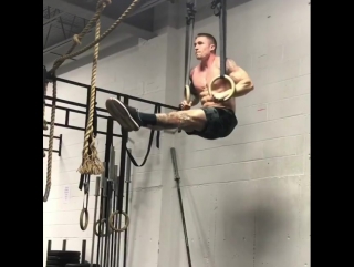 Тренироа на кольцах