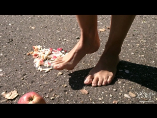 Exoticloonz garden apples stomping and crushing (trailer)