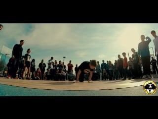 Max t and тапки vs smile and пьеро