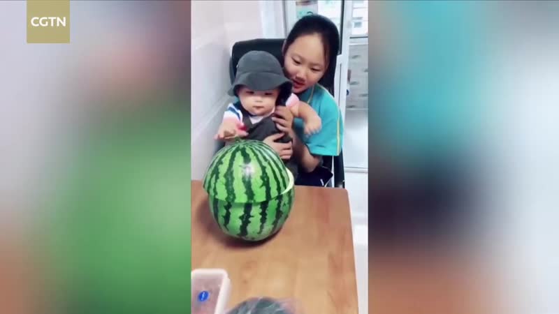 Хитрая старшая сестра научилась лоо обманывать наивного братишку