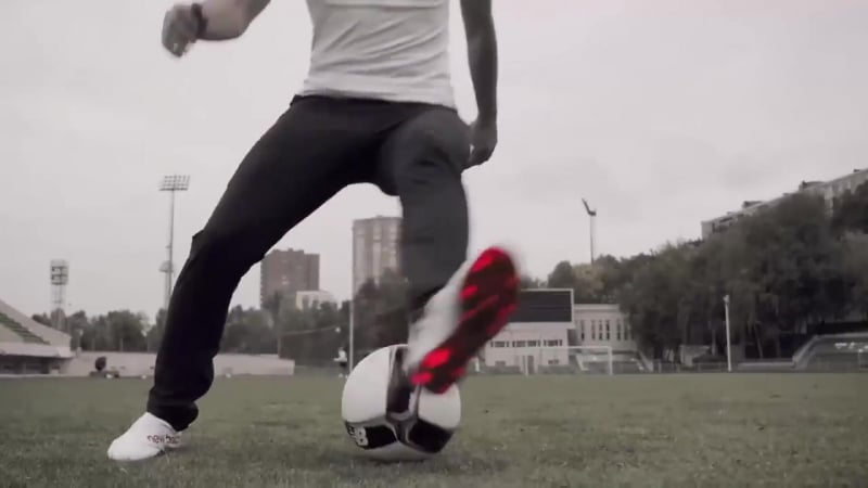 New balance снял ролик на стадионе «торпедо»