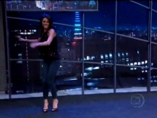 Mel fronckowiak sambando no programa do jô (2008)