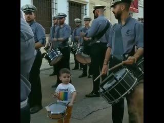 Almería pequeño tamborilero en una procesión