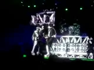 Kiss live in moscow начало (duece\strutter\got to choose)