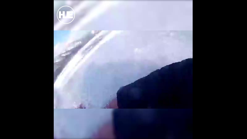 На байкале двое путешественников провалились под лёд, но смогли спастись