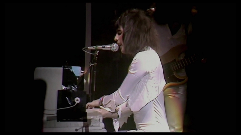 Queen live in bohemia