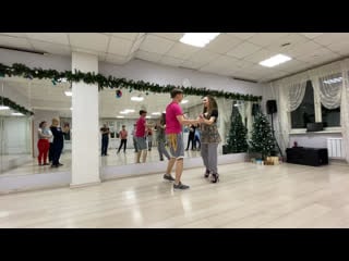 Бачата, начинающие, соло и связка с вращением партнёра