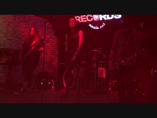 Underskin she did it right (live in ulyanovsk @ records pub)